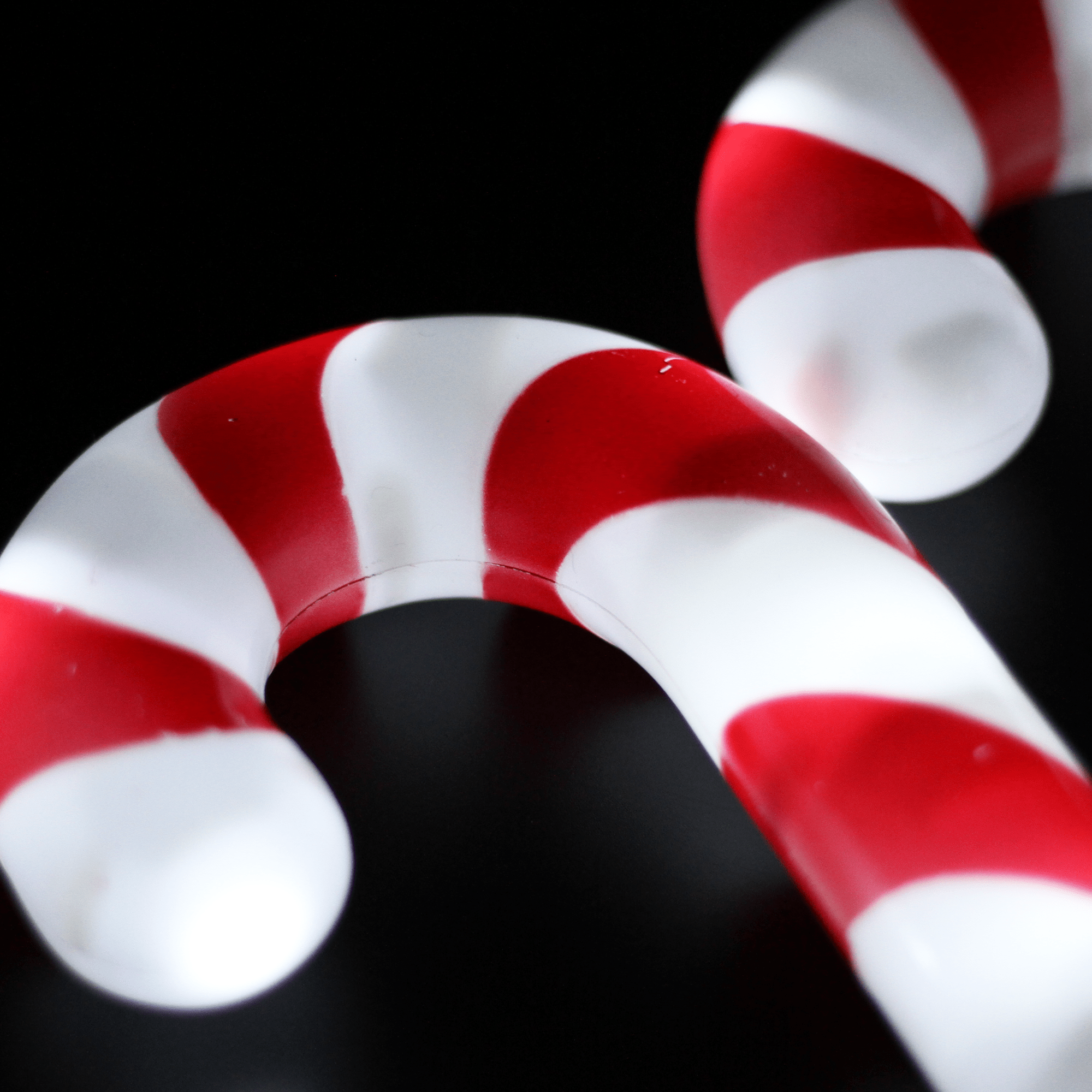 Lexi Lighting Christmas Path Light Set of 6 Dual Power LED Candy Cane Stakes LLPTH05-P
